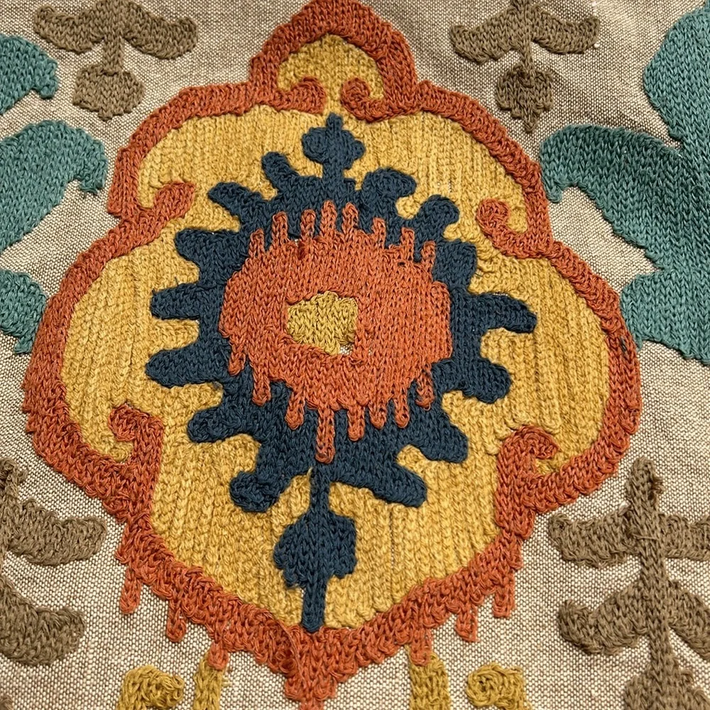 Pottery Barn pillow cover - Picture 5 of 9